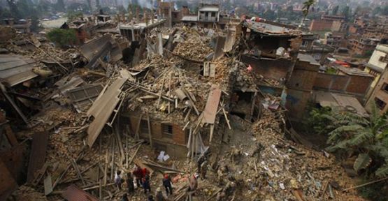 Nepal'de 7,3 şiddetinde deprem