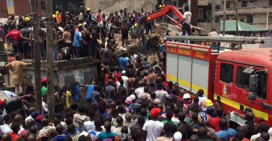 Nijerya'da bina çöktü: 100 çocuk enkaz altında