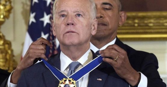 Obama'dan Biden'a 'Devlet Başkanlığı Özgürlük Madalyası'
