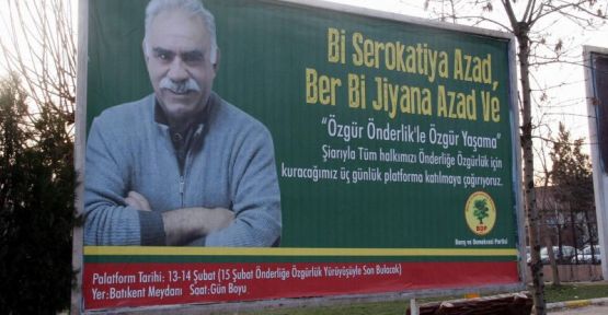 Öcalan posterleri Amed'de bilboardlarda