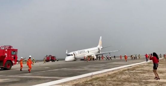 Ön tekerlekleri açılmayan uçak acil iniş yaptı