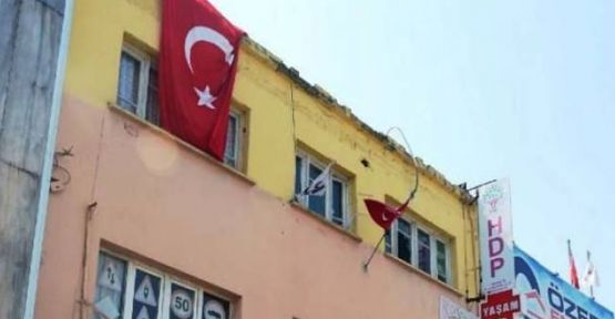 Osmaniye'de HDP binasına saldırı