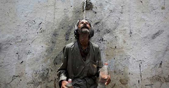 Pakistan'da ölü sayısı 700'ü aştı