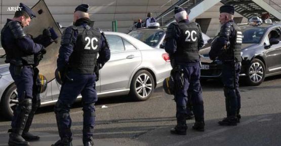 Paris'te trafik polisine saldırı