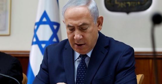 Polis, Netanyahu'yu resmi konutunda sorguya aldı