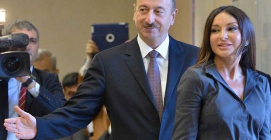 Referandumda 'Evet' çıktı, yardımcılığına eşini atadı