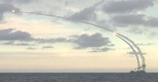 Rusya, IŞİD'i denizaltılarla vurdu