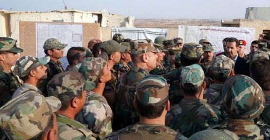 Beşar Esad İdlib'de askerleri ziyaret etti