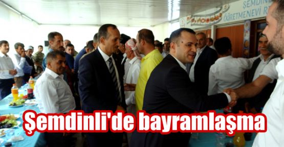  Şemdinli'de bayramlaşma