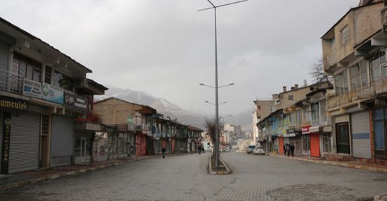 Kürdistan'da kepenkler açılmadı, protestolar sürüyor