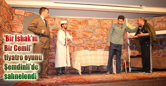 Şemdinli'de tiyatro gösterimi