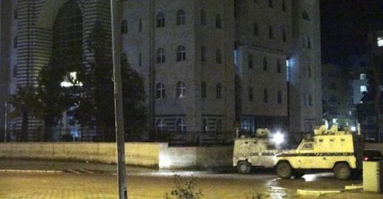 Şırnak ve Van'da hükümet binalarına saldırı