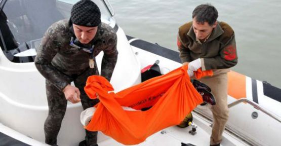Sürat teknesi alabora oldu, 3 mülteci öldü