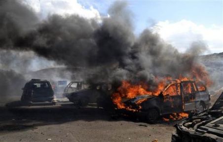 Suriye'de bomba yüklü araç patladı: 18 ölü