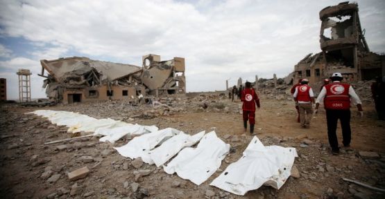 Suudi Arabistan Yemen'i vurdu: En az 100 kişi öldü