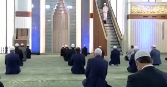 Tek cuma namazı Beştepe'de kılındı