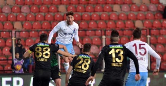 Trabzonspor, Akhisar deplasmanından 3 puanla döndü