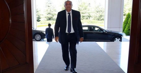 Tuğrul Türkeş MHP'den ihraç edildi