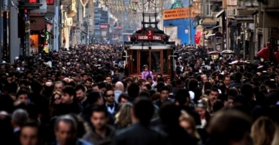 Türkiye'de kadınlar, erkeklerden 1,3 milyon daha fazla