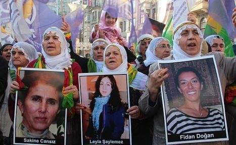 Üç Kürt Kadının Anmasında Kadınlara Gaz