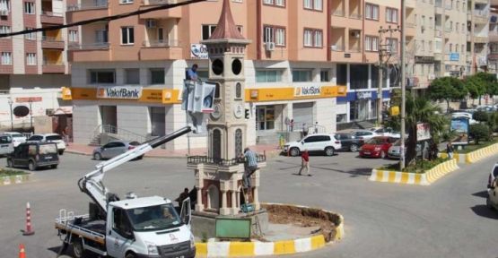 Uğur Kaymaz’ın heykeli kaldırıldı, saat kulesi dikildi