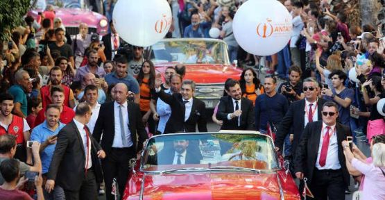 Uluslararası Antalya Film Festivali kortejle başladı