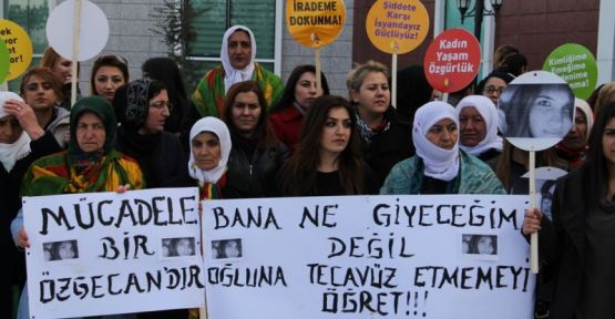 Van'da kadınlar 'Özgecan'ın katledilmesini kınadı