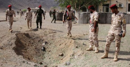 Yemen'de askeri geçit törenine saldırı: 32 ölü