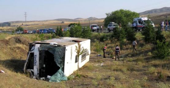 Yolcu otobüsü kaza yaptı: 4 ölü, 18 yaralı
