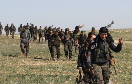 YPG/YPJ savaşçıları Girê Spi'ye girdi