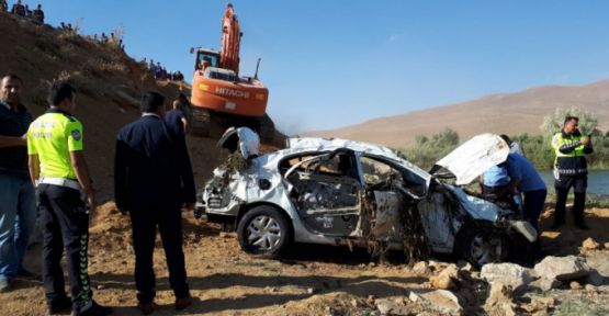 Yüksekova'da feci kaza: 2 ölü, 3 ağır yaralı