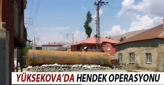 Yüksekova'da hendek ve barikat çatışması