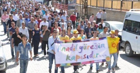 Yüksekova'da Kürtçe Üveyş Ana İlkokulu açıldı