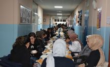Mevlana Mesleki ve Teknik Anadolu Lisesi'nden depremzede öğrenci ve ailelerine iftar yemeği