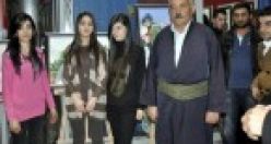 Öğrencilerin resim sergisini yoğun ilgi