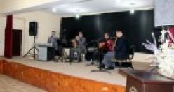 Şemdinli'de öğretmenlerden müzik ziyafeti