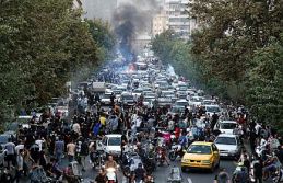 İran'da Mahsa Amini protestoları sürüyor:...