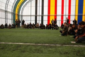 Şemdinli'nin Derecik Beldesi'ndeki İlk Halı Sahası