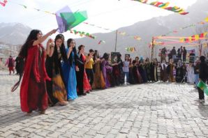 Şemdinli'de Dünya Kadınlar Günü Coşkuyla Kutlandı