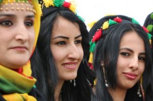 Derecik Beldesi'nde Newroz Coşkusu
