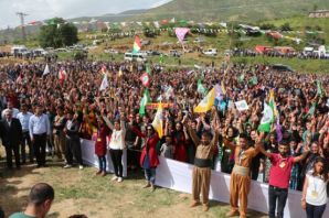 Şemdinli'de coşkulu HDP mitingi