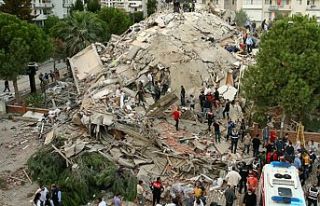 İzmir'de can kaybı 91'e yükseldi