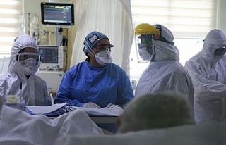 Koca: Ağır hasta sayımız 5 bine yaklaştı, kayıplarımız...