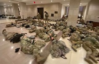 Askerler Kongre binasında Joe Biden'ın yemin...