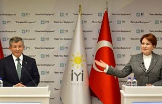 Davutoğlu'ndan Akşener'e destek ziyareti