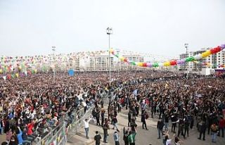 Diyarbakır'daki Newroz kutlamalarına yoğun...