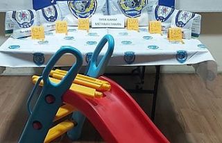 Şemdinli'de kargo kolisindeki oyuncakların...