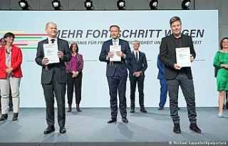 Almanya'da SPD, FDP ve Yeşiller koalisyon sözleşmesini...