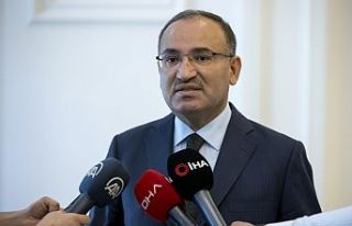 Adalet Bakanı Bekir Bozdağ: AİHM kararlarına en...