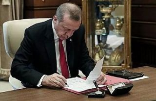 Erdoğan üç ismi görevden aldı